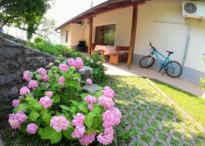 アパート デニス *